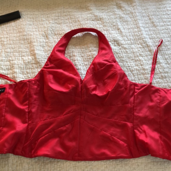 Caché Gorgeous Red party halter top size.8 EUC like new!Perfect for the holidays - Picture 8 of 11
